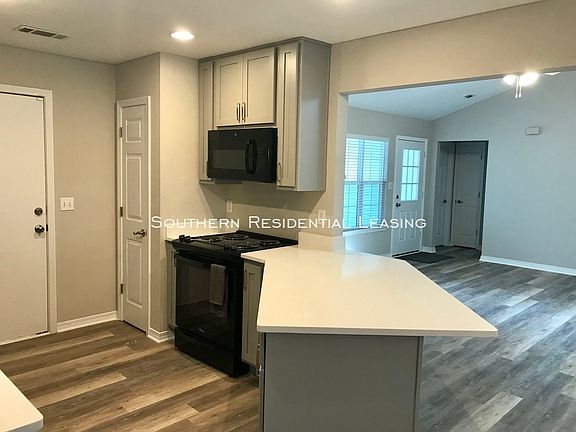 4th image of 128 Wright Cir