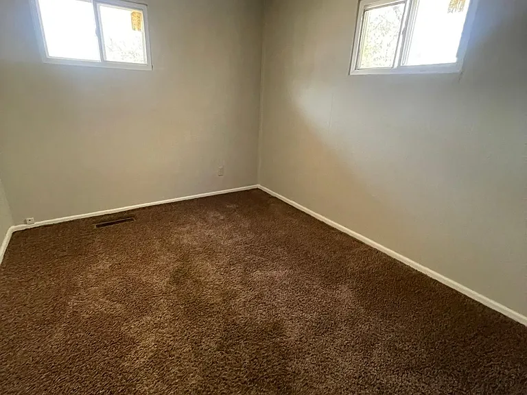 1474 Elaine St — Photo 5