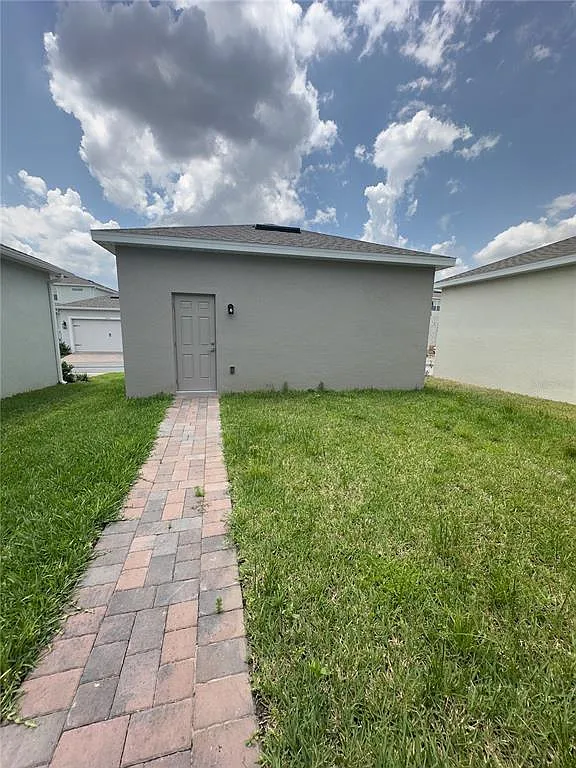 4 bed, 3.0 bath, 2148 sqft, $3,200 — Photo 3