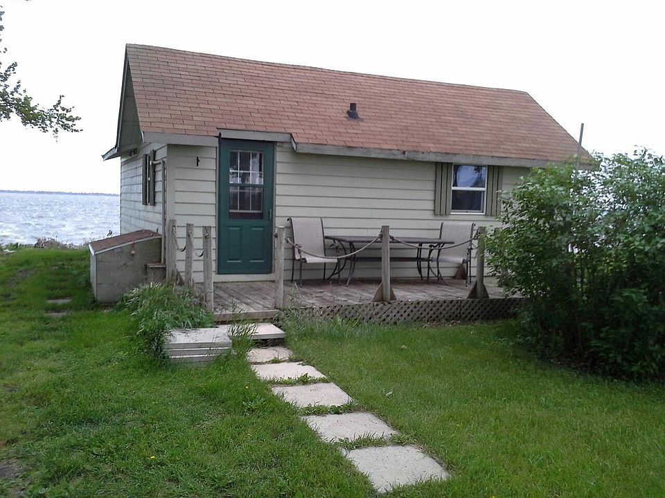 1st image of 468 W Lake Dr