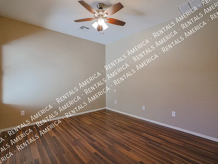 2954 E Coconino Dr — Photo 16
