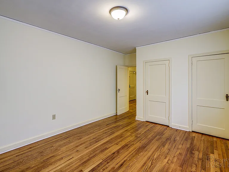 The Raleigh Apartments — Photo 6