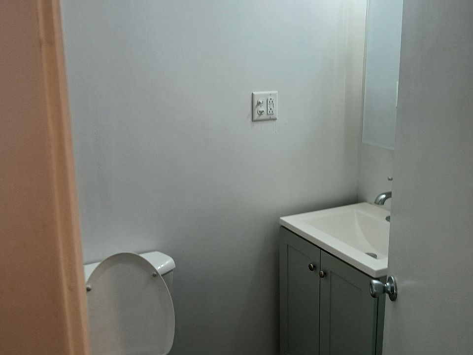 2nd image of 114 W Main St