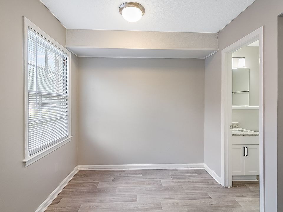 Newly Renovated Two Bedroom Townhome at Retreat at Kannapolis