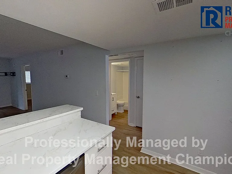 4305 Holly Tree Rd — Photo 7