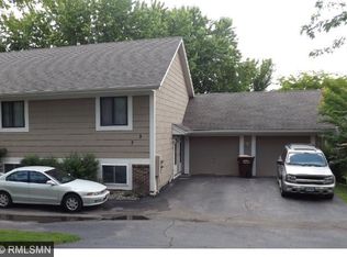 7 Somerset Dr, Waconia, MN 55387