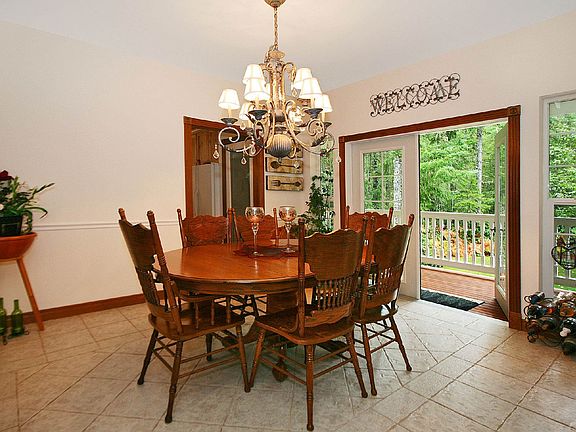 4th image of 4918 Bridletree Dr NW