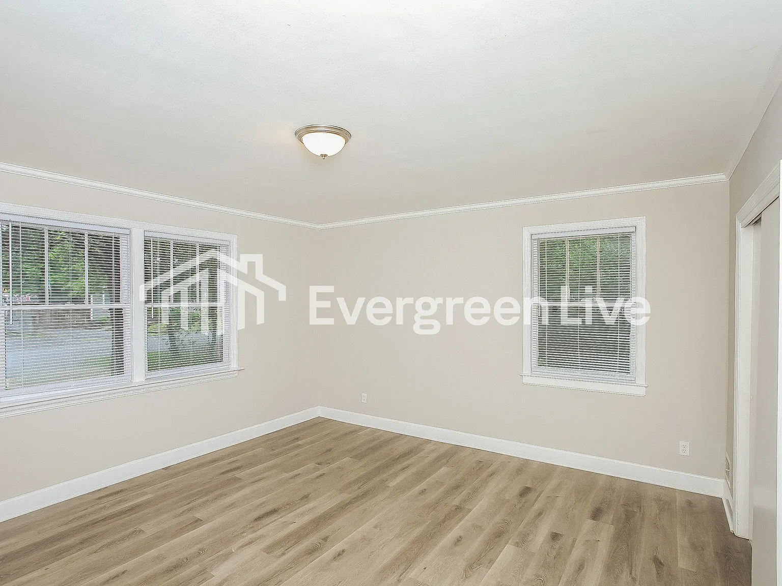 2 bed, 1.0 bath, 1563 sqft, $1,385 — Photo 3