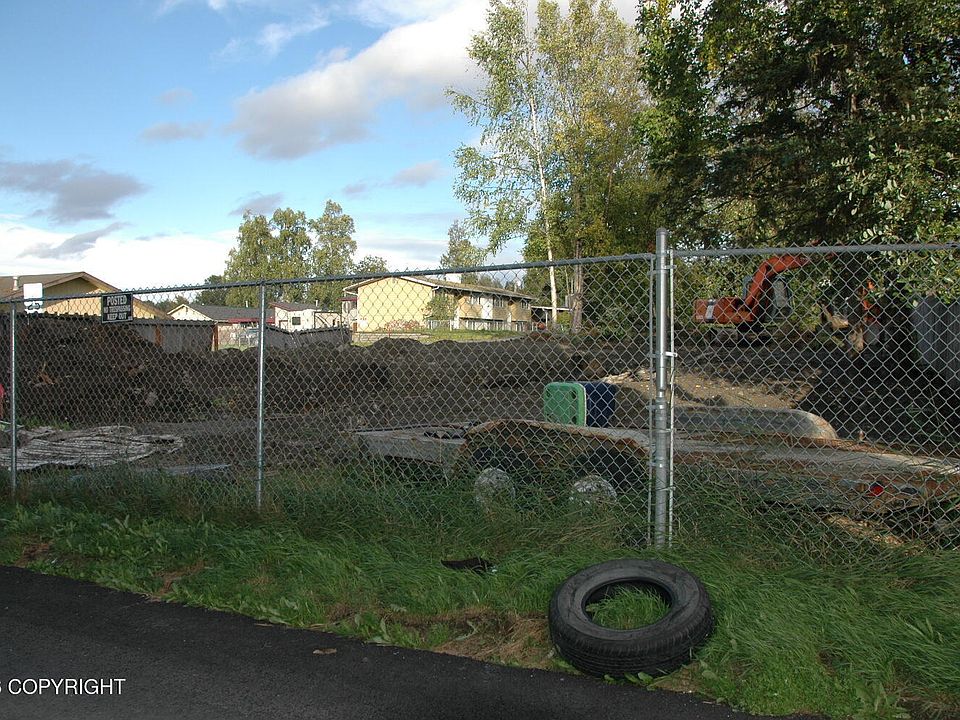 2nd image of 4300 Hayes St
