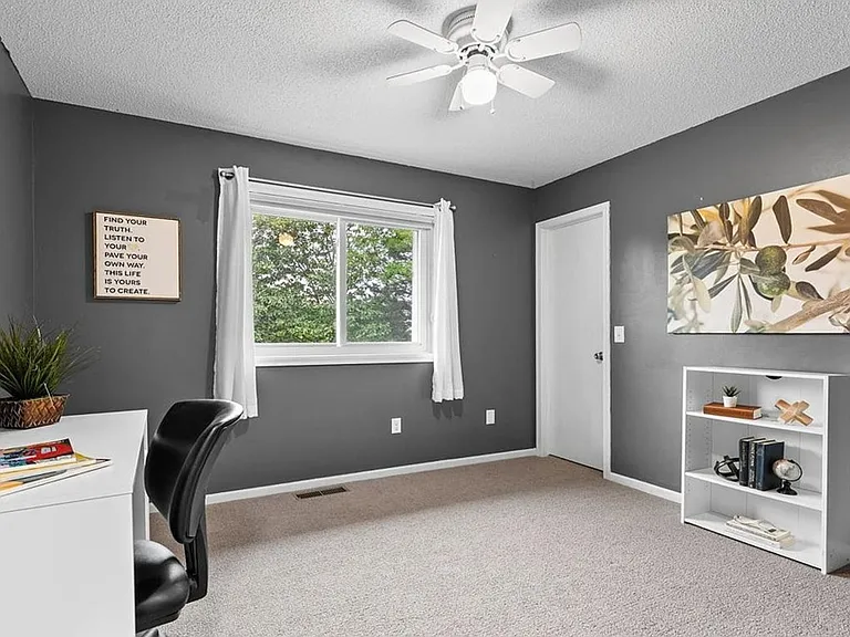 18890 Barrington Dr — Photo 16