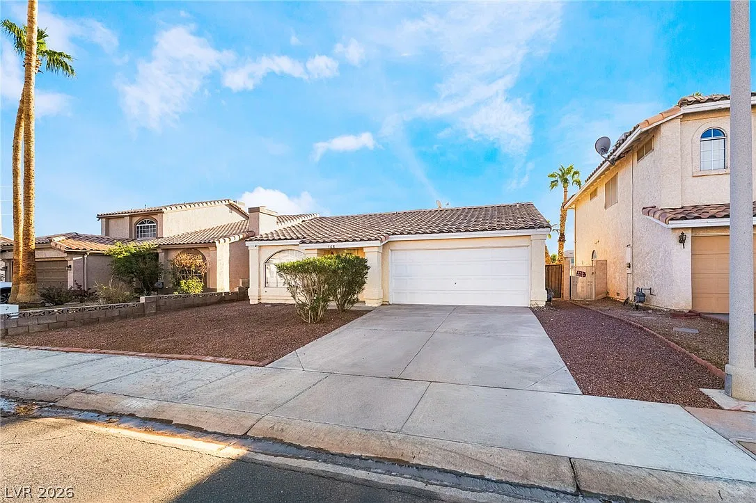 2 bed, 1.0 bath, 1071 sqft, $1,850 — Photo 3