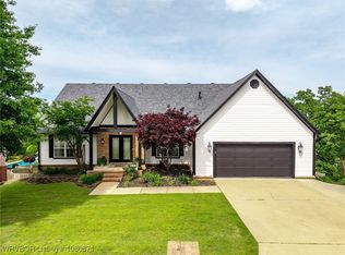 2004 Parkridge Dr, Van Buren, AR 72956