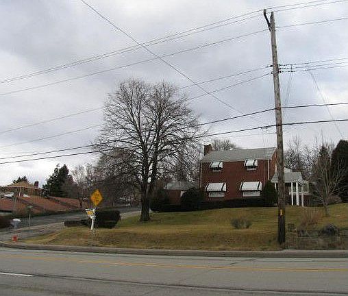 3rd image of 801 Lincoln Hwy