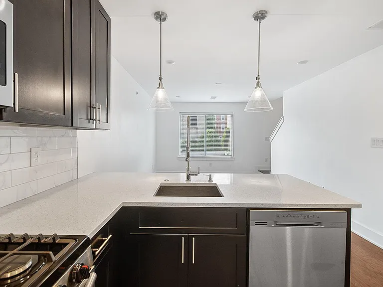 1940 N 6th St #2 — Photo 7