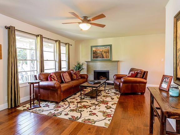 2nd image of 1276 Alameda De Las Pulgas