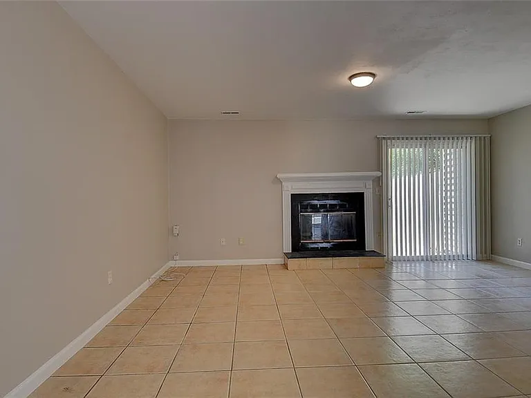 657 Aubrey Dr — Photo 8