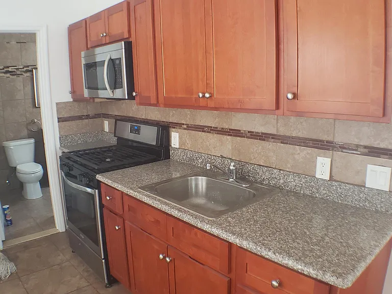 91 W 53rd St #2 — Photo 3