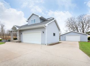 3311 Sanctuary Dr, Appleton, WI 54914