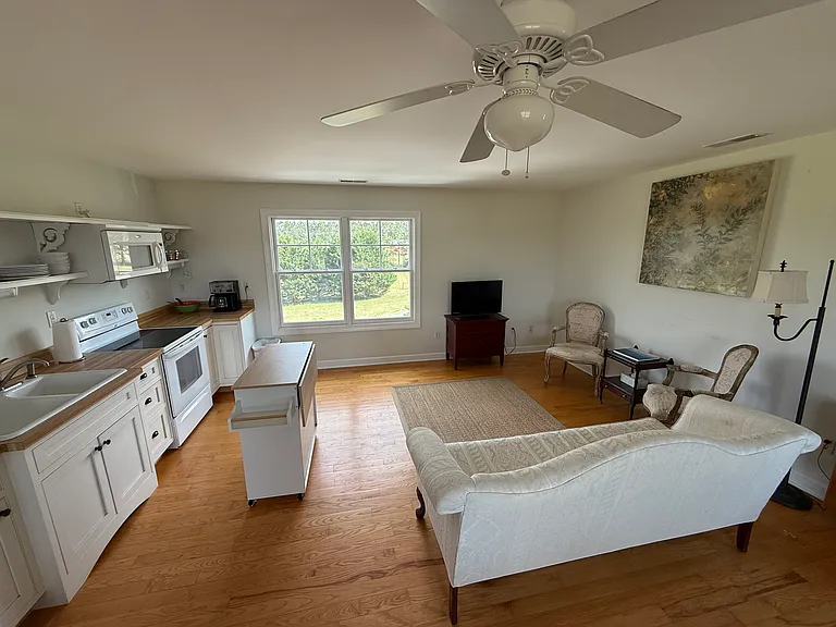 1516 James River Rd #1 — Photo 10