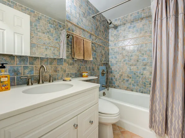 110-45 Queens Boulevard image 25 of 38