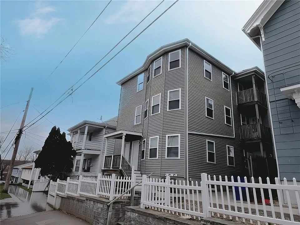 27 Ayr St #2