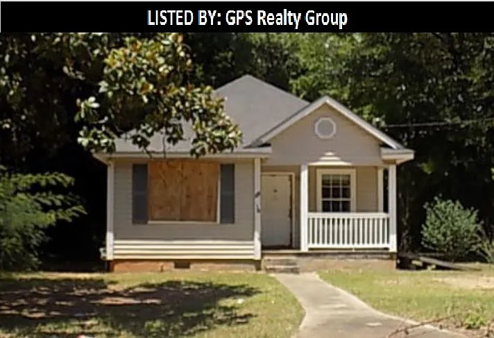 669 Ell St photo 1