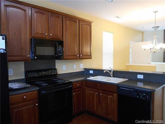 4th image of 10901 Princeton Commons Dr