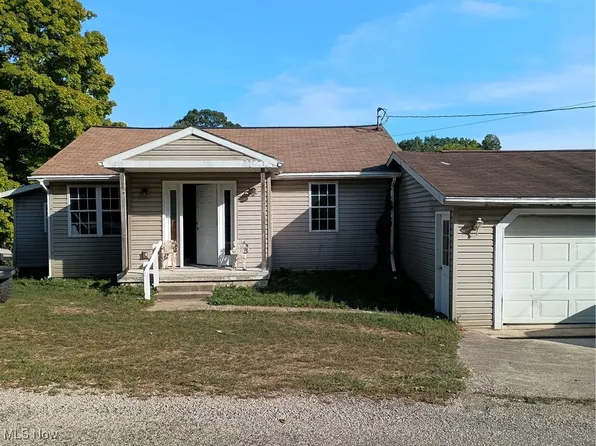 2445 Asbury Chapel Rd, Zanesville, OH 43701