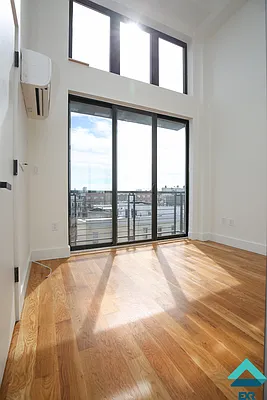 Rented by EXR | media 13