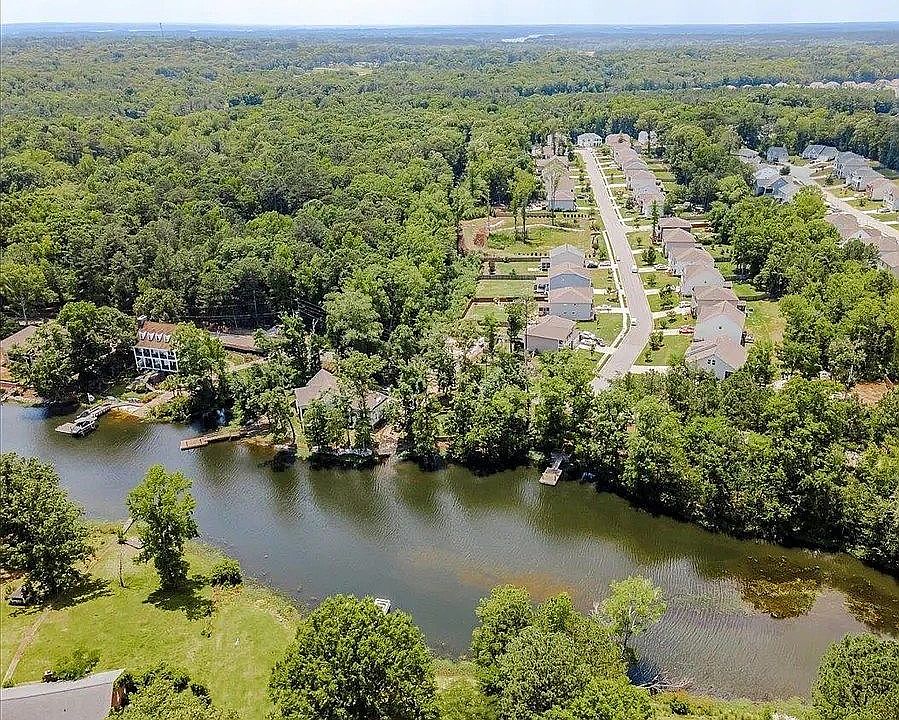 2nd image of 361 Dolly Horn Ln