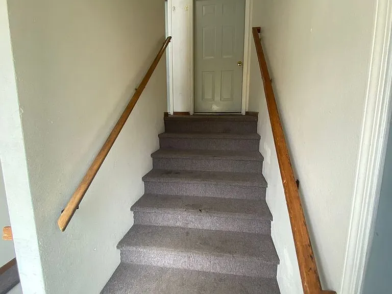 2415 Eureka St — Photo 3