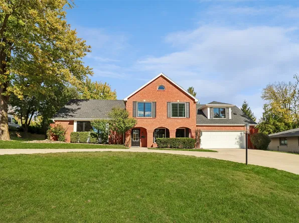 3805 Brentwood Dr, Des Moines, IA 50312