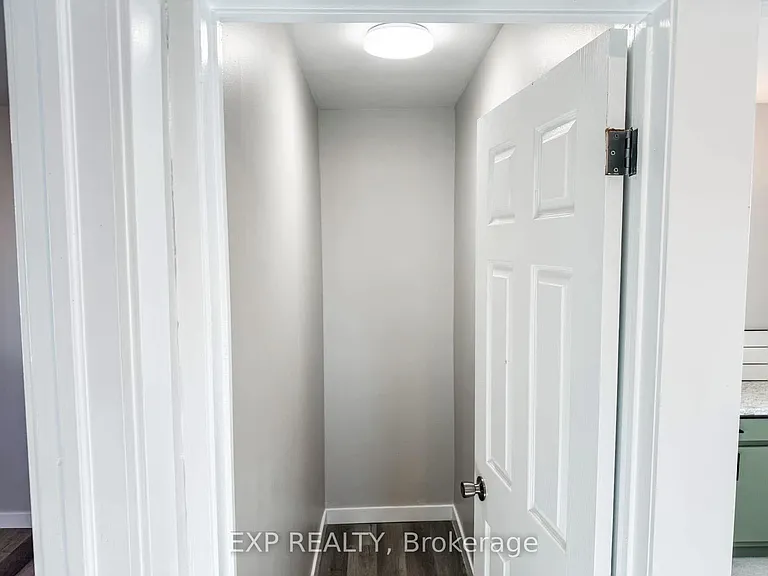 4515 Ste Catherine St #B — Photo 11