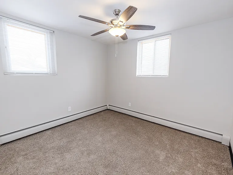 Hiawatha Court — Photo 38