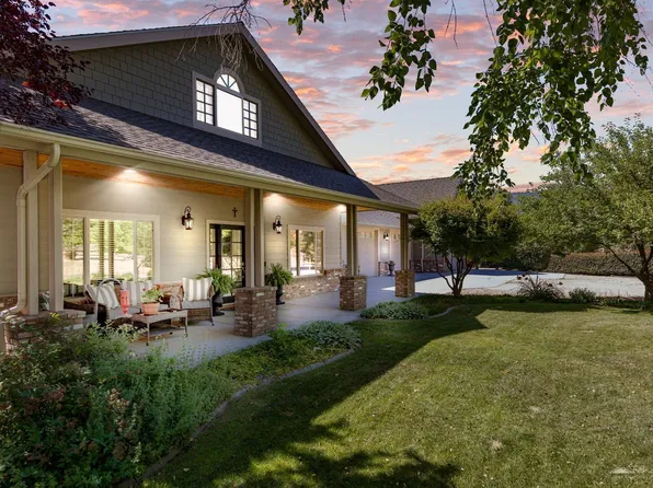 25755 Skyline Dr, Tehachapi, CA 93561