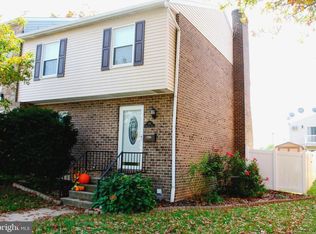 860 Woodlawn Dr, Chambersburg, PA