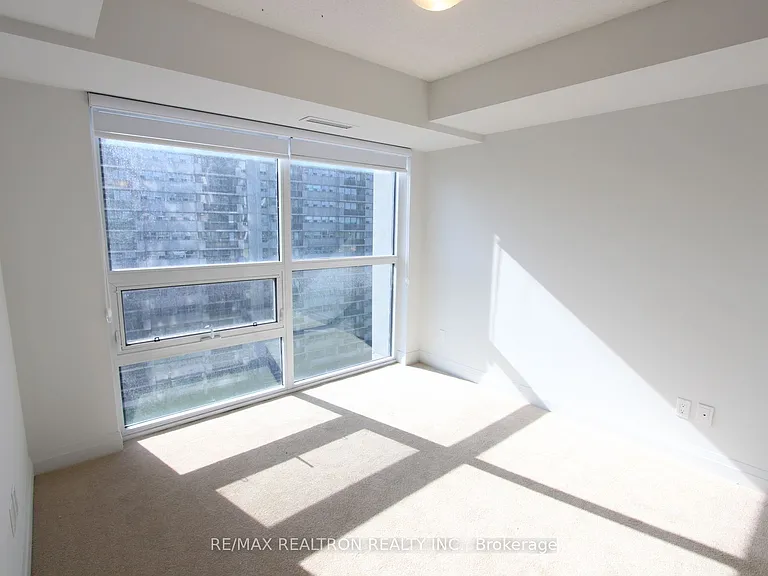 20 Meadowglen Pl #908 — Photo 12