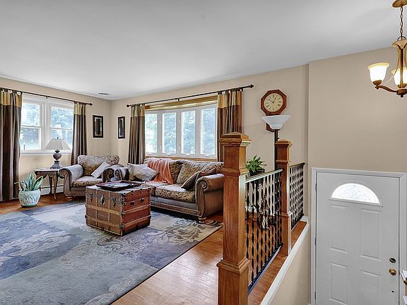 5th image of 1683 Wyomissing Rd