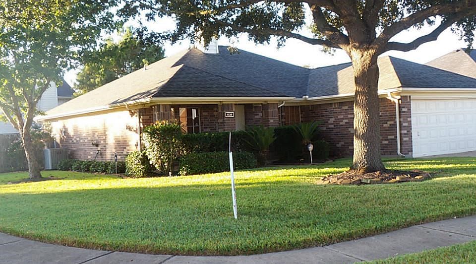 FRONT VIEW - CORNER LOT