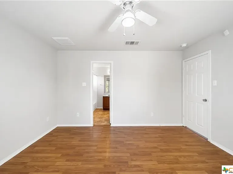 313 Wimberley St — Photo 13