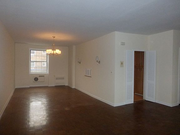 4th image of 16 N Chatsworth Ave APT 610