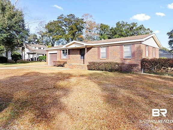 5th image of 483 Dogwood Ave