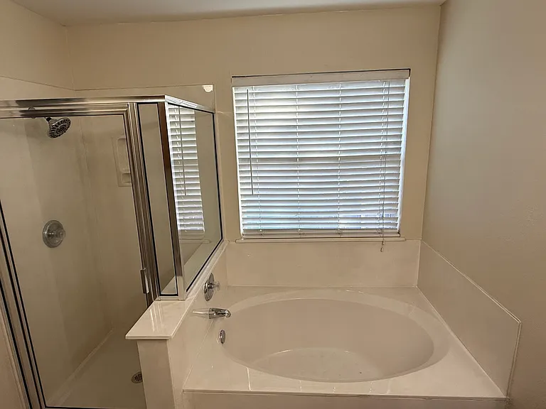 311 McCarthur Dr — Photo 17