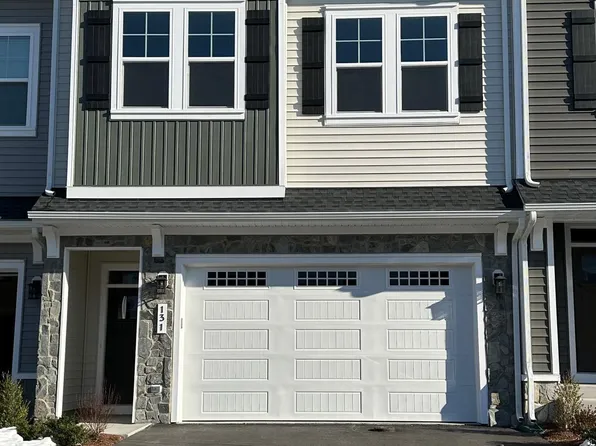 131 Leather Flower Dr, Lake Frederick, VA 22630
