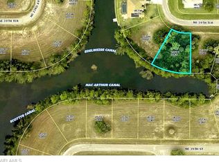 2322 NE 39th Ter, Cape Coral, FL 33909