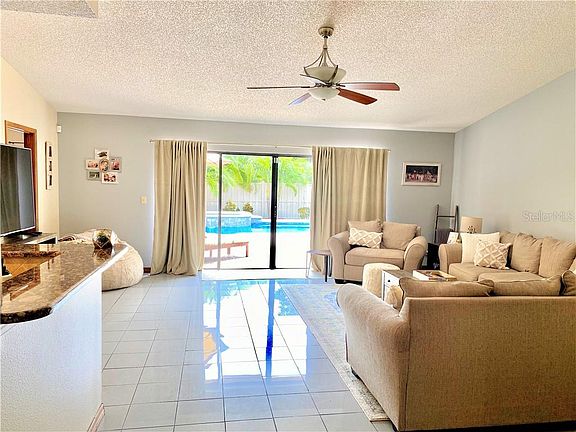 3rd image of 5363 Venice Way NE