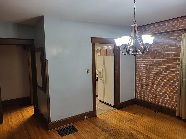 422 S 12th St — Photo 14