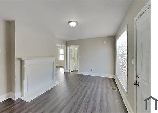 1284 Westmont Rd SW — Photo 2