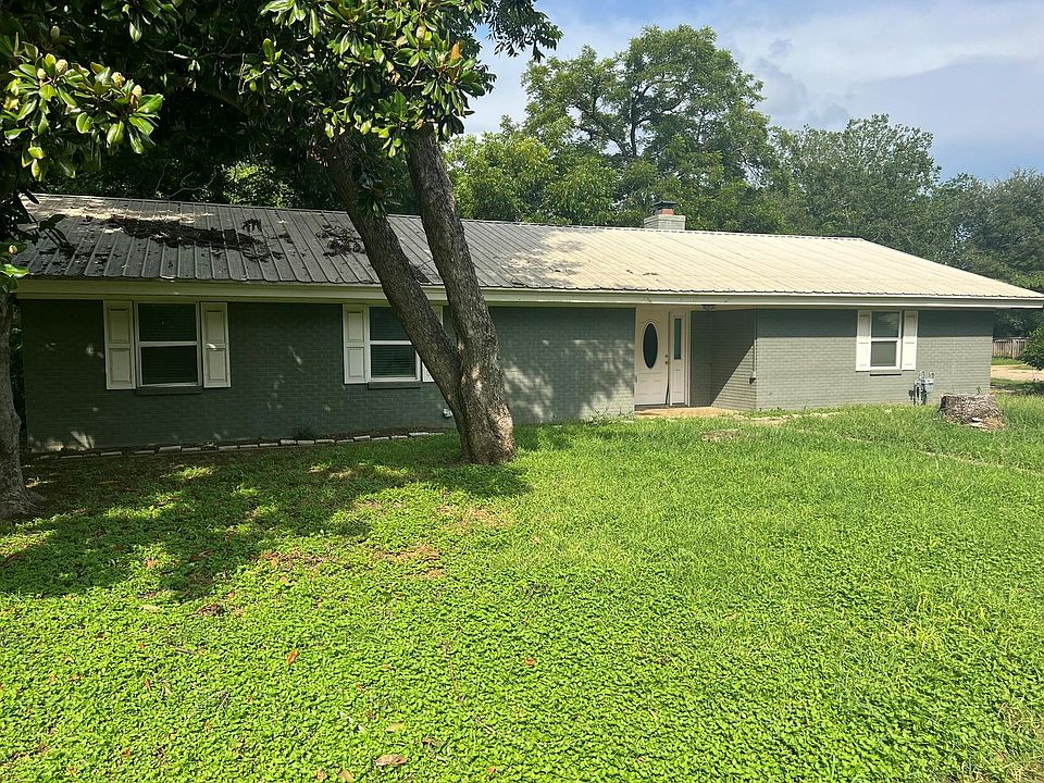 1st image of 204 N Rockdale St