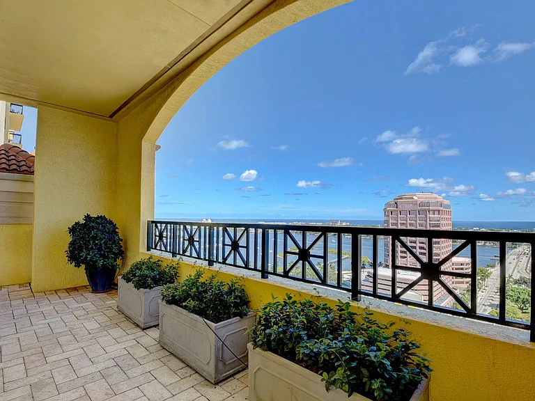 801 S Olive Ave #1018 — Photo 44